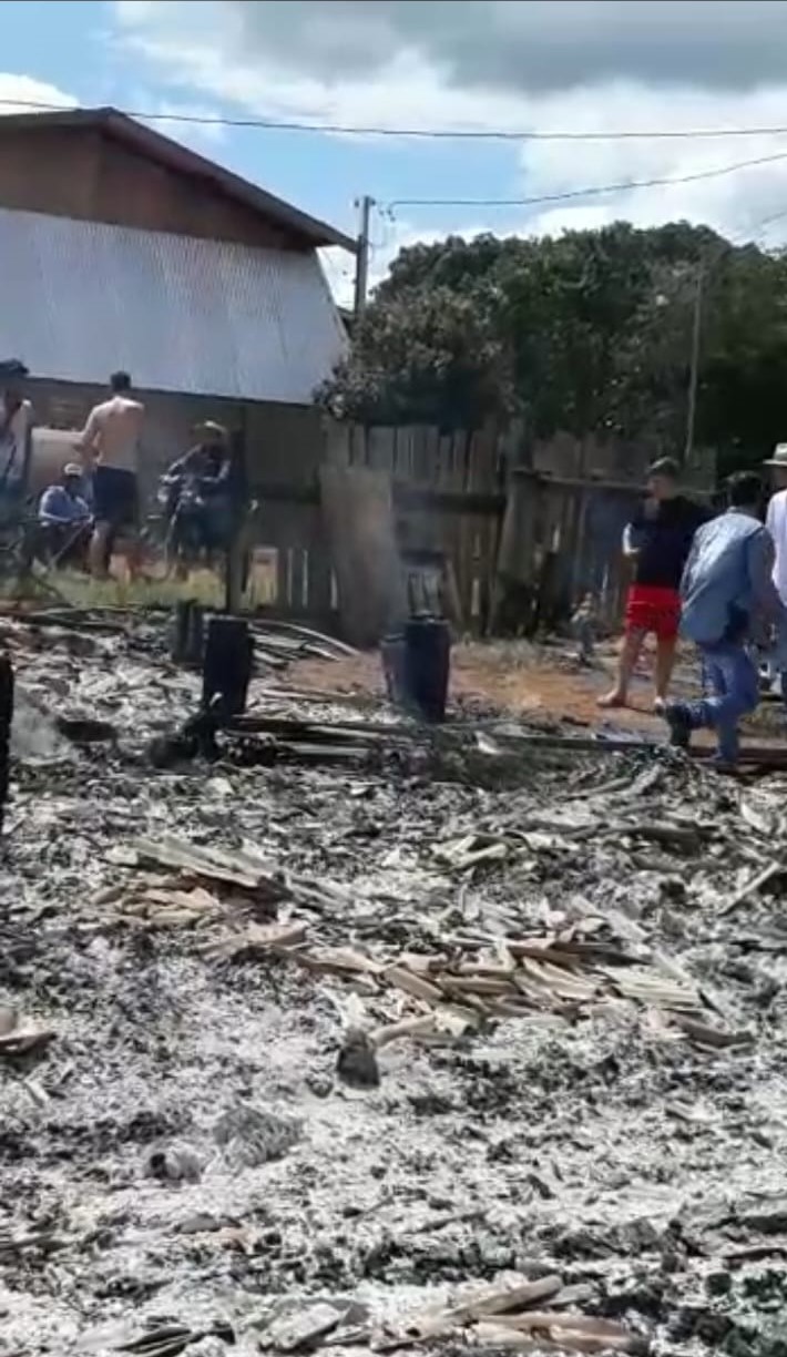 Polícia Civil registra incêndio em residências e encontra corpo