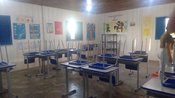 1736962534escola-eva-com-salas-fechadas